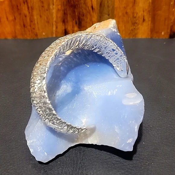 UltraFine Silver Large Bold Wire Wrapped Cuff - Picture 2 of 6